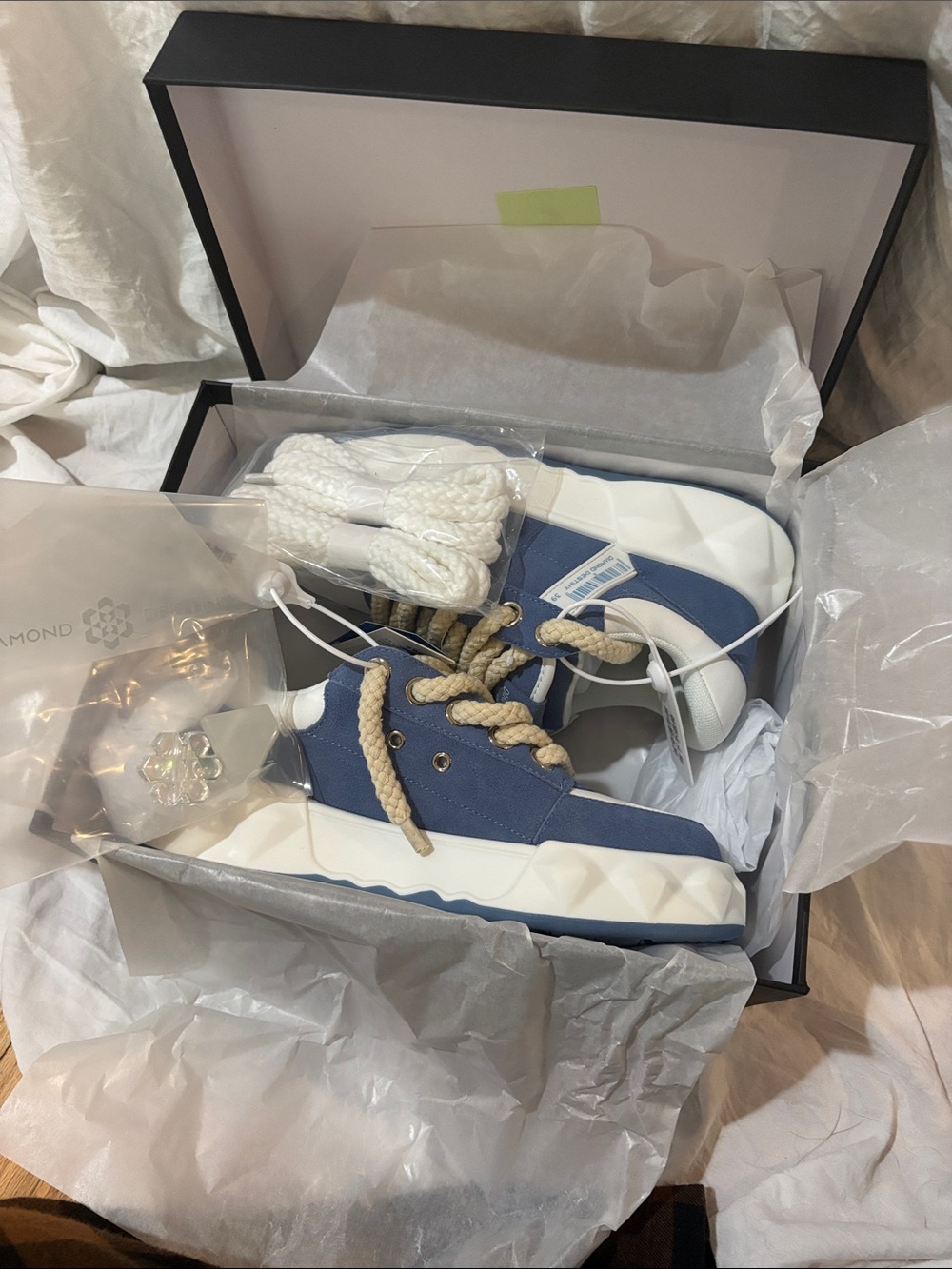 Diamond Destiny. Blue and White Platform Sneaker